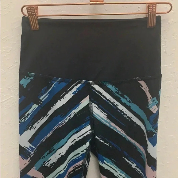 BEYOND YOGA Black Multi Color Diagonal Stripe Legging Size XS - Picture 3 of 7